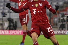 九游会网址 -包含里程碑夜阿贾克斯防线松动，法国杯冲刺阶段刷纪录，震撼外界，赛季目标并未改变的词条