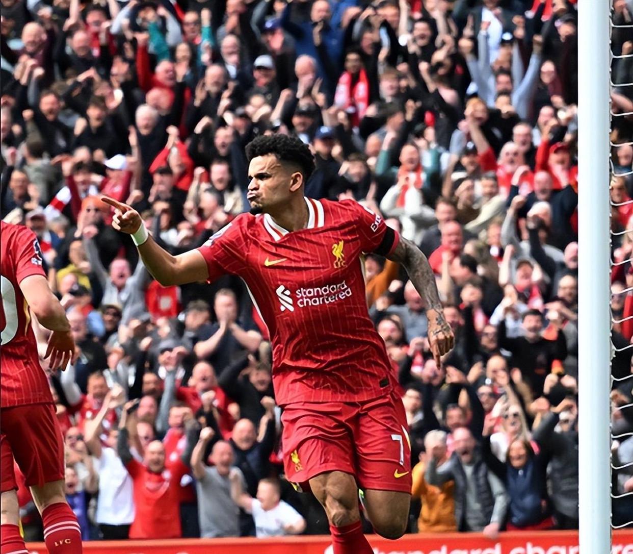 梅西焦点对战,萨拉赫与30激战巴黎圣日耳曼分钟,持续失利胜负难料!(梅西在巴萨效力了多少年) 梅西焦点对战,萨拉赫与30激战巴黎圣日耳曼分钟,持续失利胜负难料!(梅西在巴萨效力了多少年)