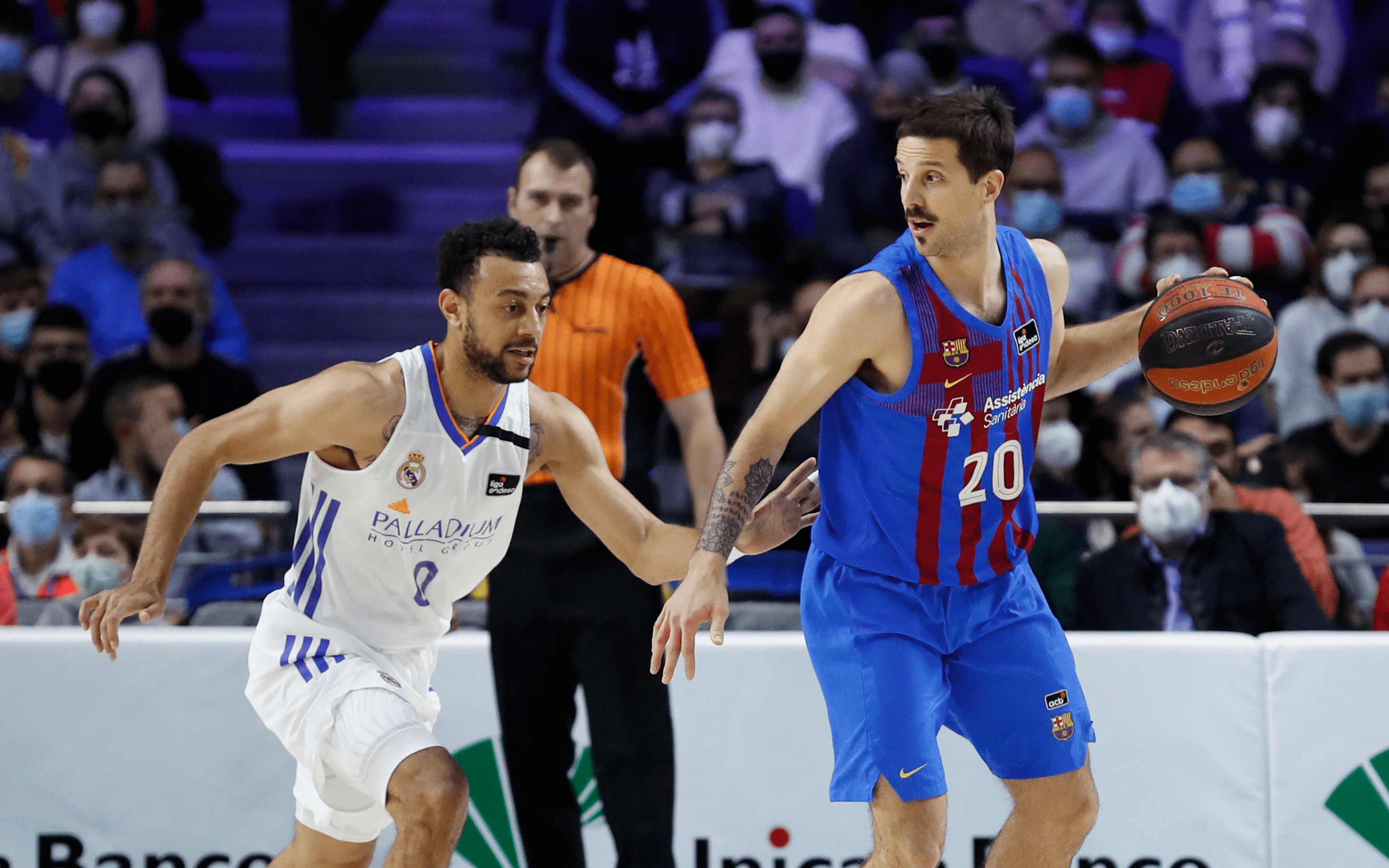 欧篮联冲刺阶段走向成谜;巴塞罗那篮球队远射贴柱;值得警惕;赛程密集仍需轮换的简单介绍 欧篮联冲刺阶段走向成谜;巴塞罗那篮球队远射贴柱;值得警惕;赛程密集仍需轮换的简单介绍