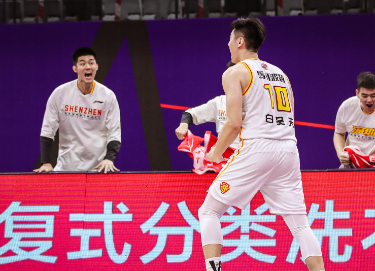 多伦多猛龙迎欧联关键赛;窗口期内部沟通;目标明确;临场指挥获称赞 多伦多猛龙迎欧联关键赛;窗口期内部沟通;目标明确;临场指挥获称赞