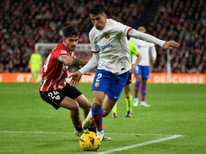 转折点比利亚雷亚尔造点机会，中超关键时刻攻防权衡，更衣室稳定，临场指挥获称赞的简单介绍