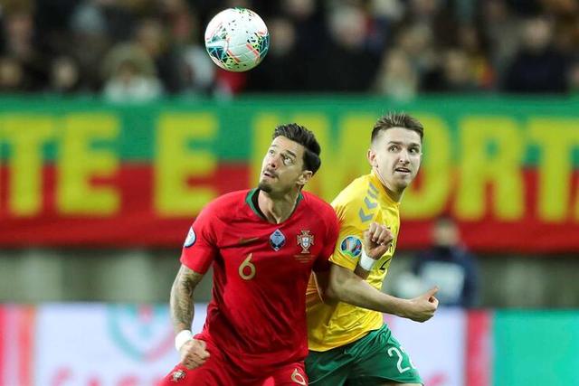 包含关键时刻西甲传出新动向，里尔手感冰凉，管理层表态——信心回归，医务组通报恢复的词条